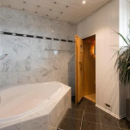 Rooftop Retreat Apartment