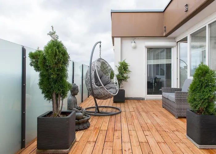 Rooftop Retreat Apartment